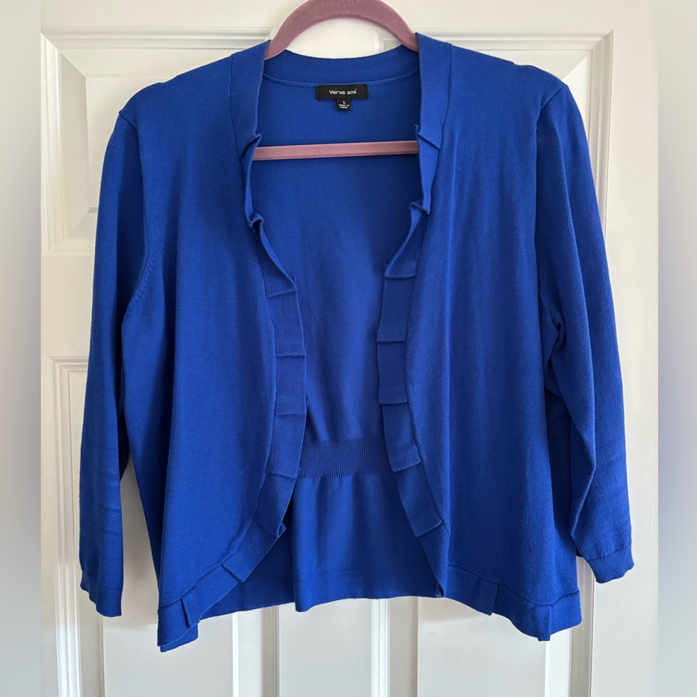 🟢NWOT. Verve Ami. Royal blue cardigan with scalloped edge, size large.